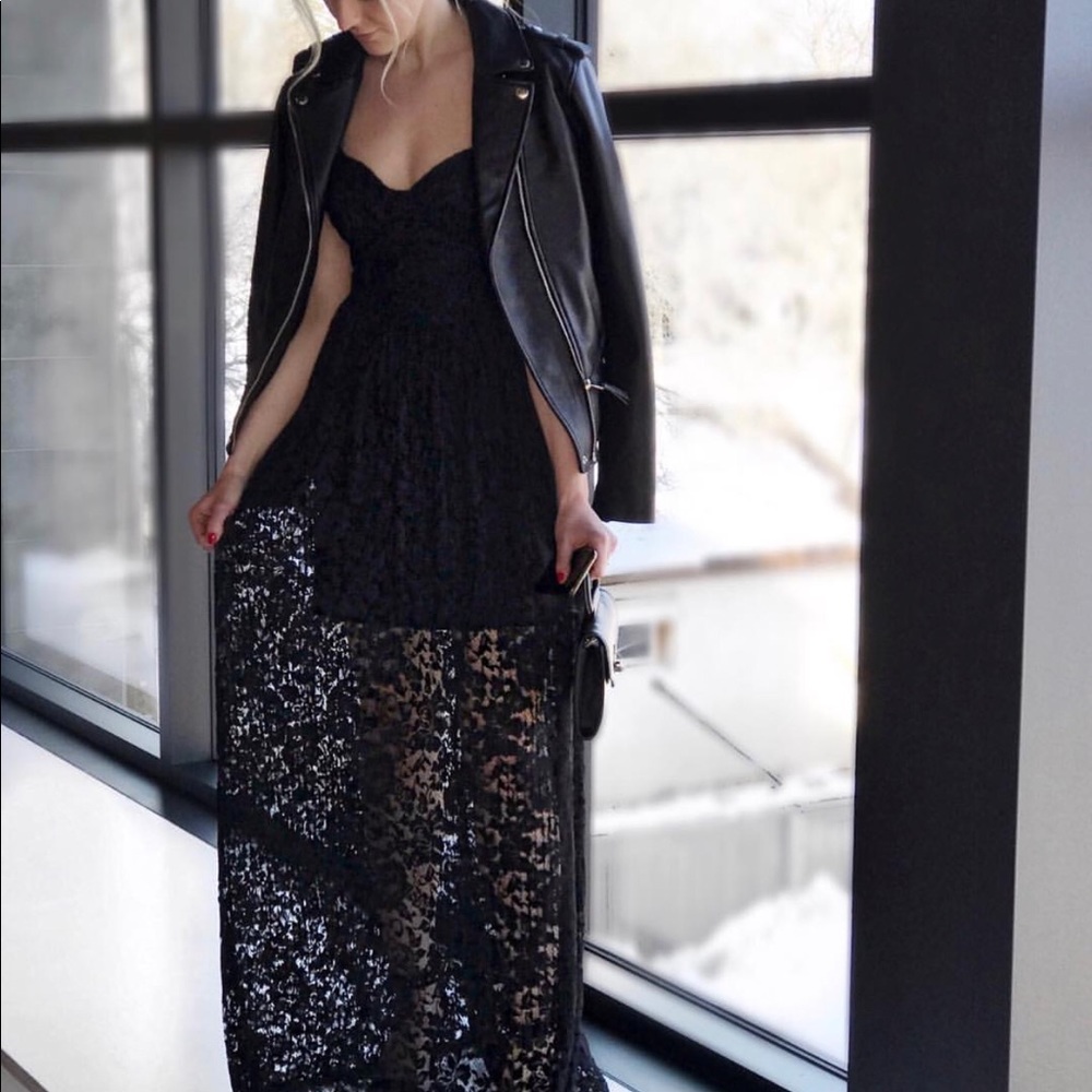 Black Halo - Joliette illusion lace gown - SZ 2